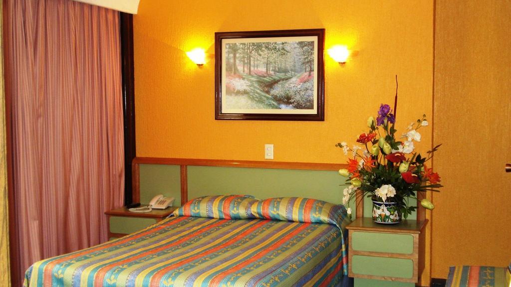 Hotel Segovia Regency Città del Messico Esterno foto
